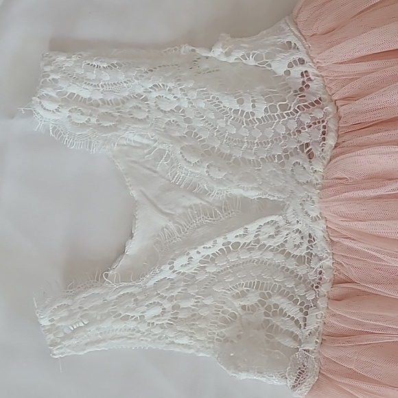 🐰 2 Bunnies Girls Dress, size 2T, Lace and Tulle, white and peach color - Picture 5 of 6